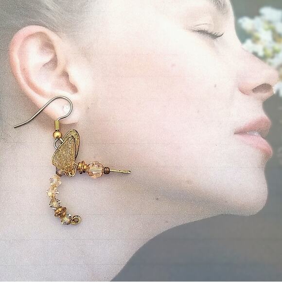 Artisan Whimsical Winged Hummingbird Earrings Dangle Golden Drop Pierced Elegant - Picture 4 of 7